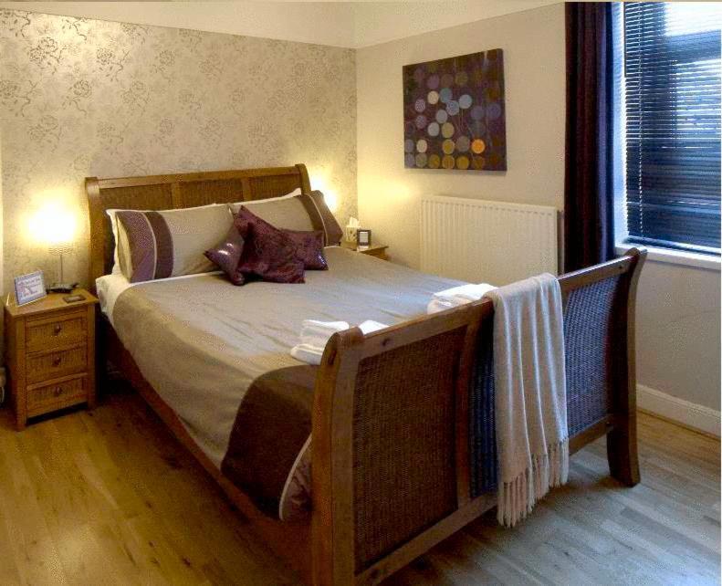 Ty Rosa Rooms Cardiff Zewnętrze zdjęcie