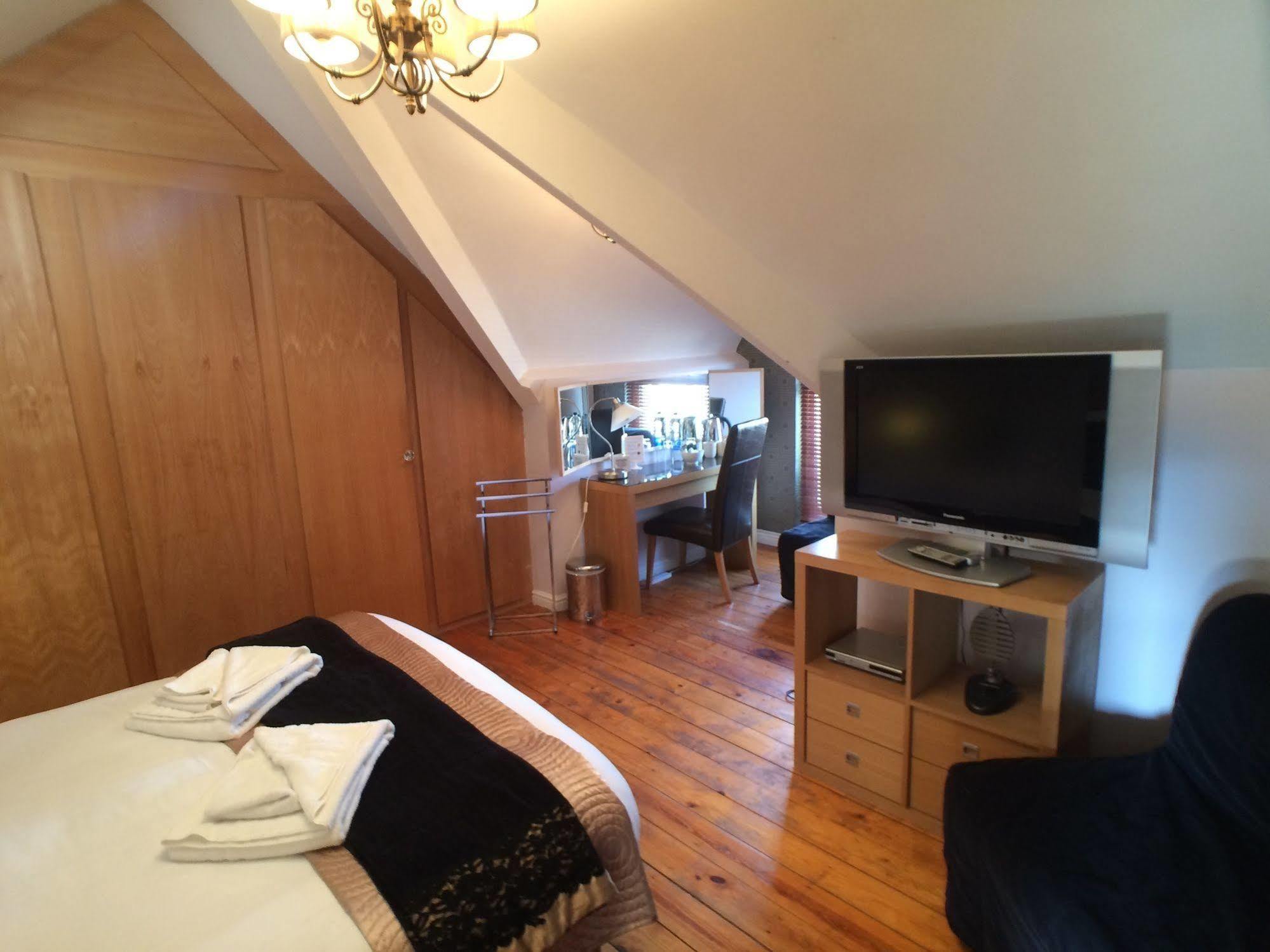Ty Rosa Rooms Cardiff Zewnętrze zdjęcie
