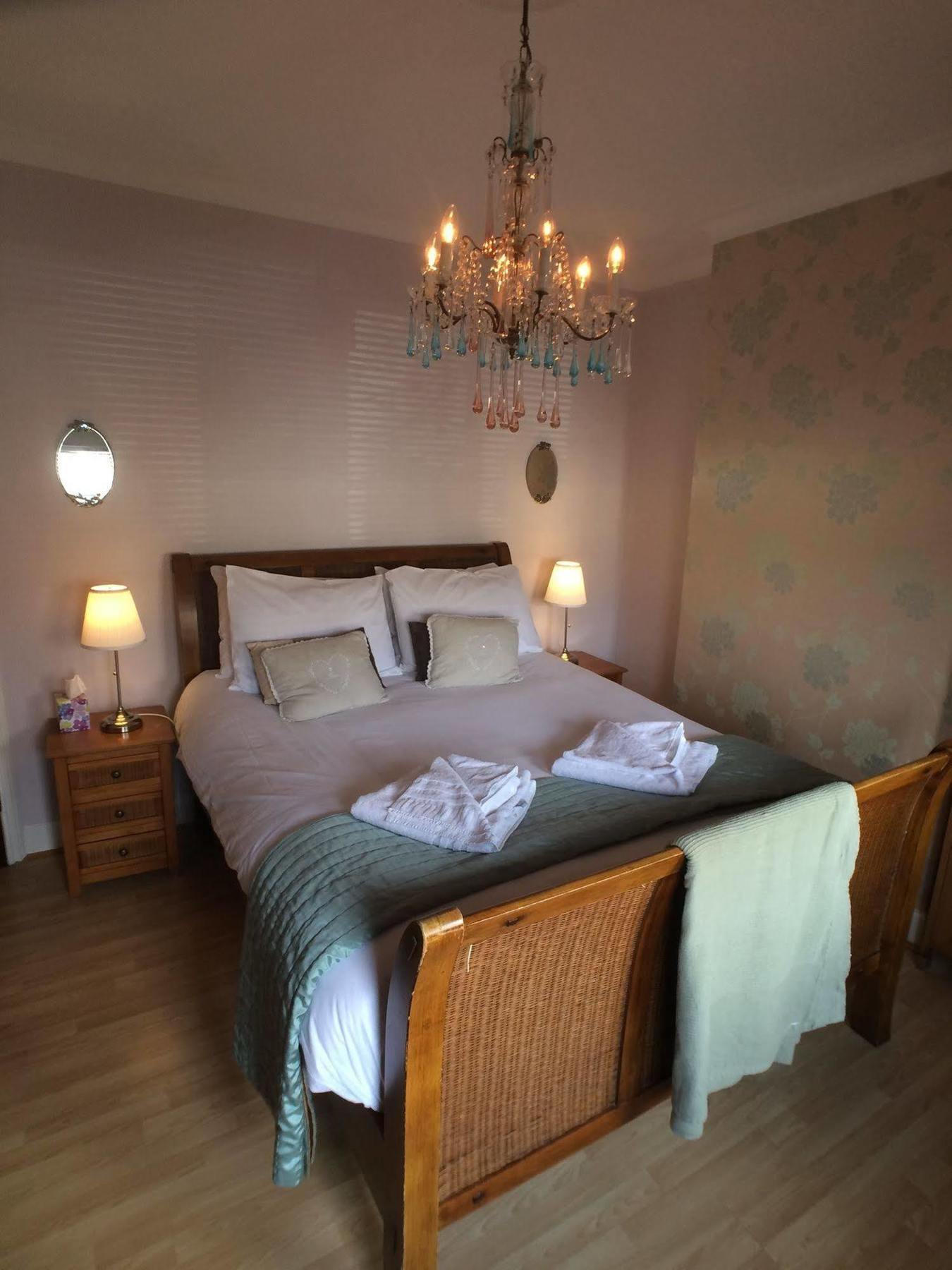 Ty Rosa Rooms Cardiff Zewnętrze zdjęcie