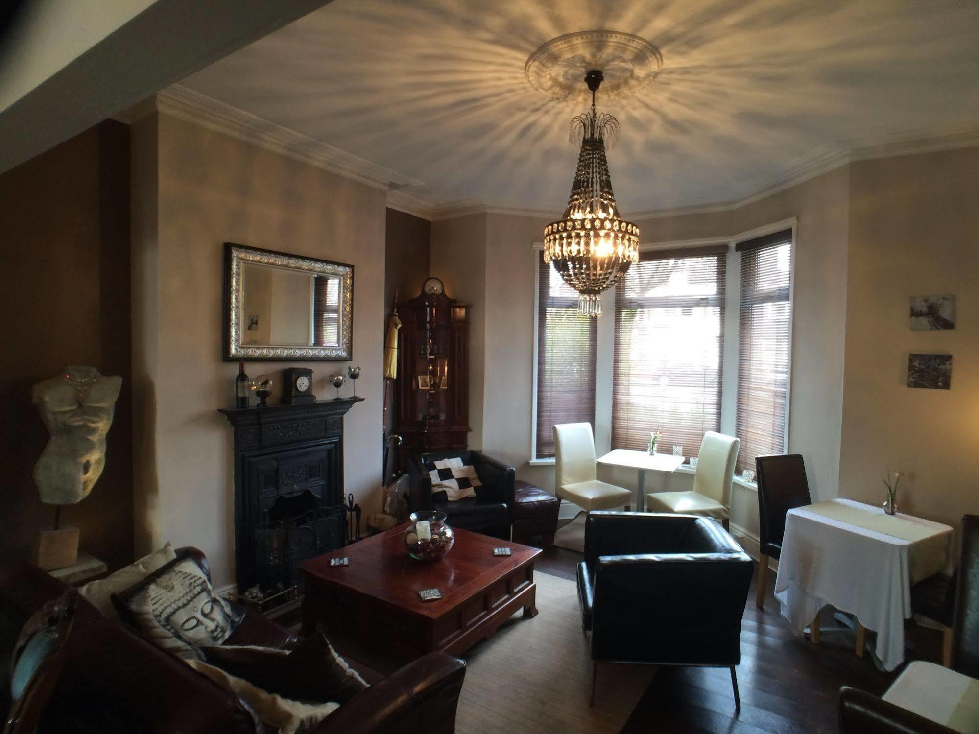 Ty Rosa Rooms Cardiff Zewnętrze zdjęcie